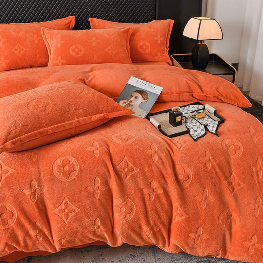 Luxurious Colorful Fashion Logo Flannel Velvet Plush Bedding Set